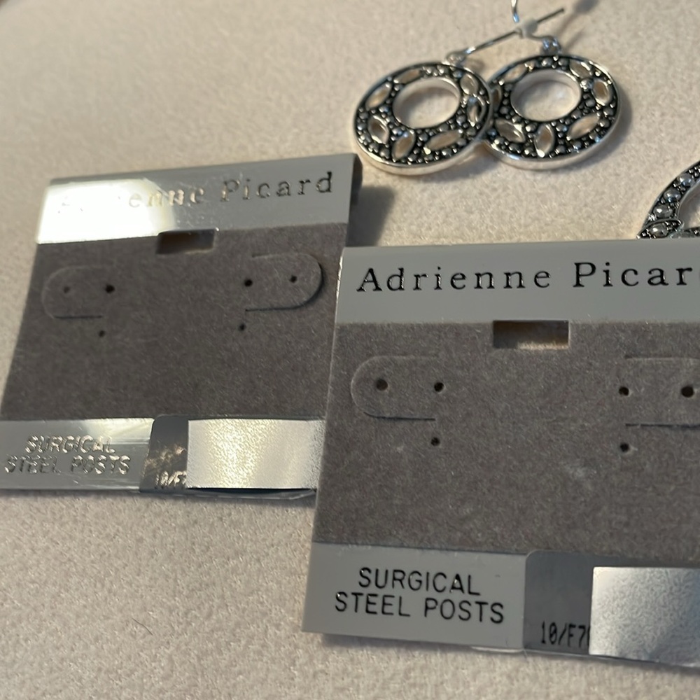 NWT 2 Pair Fashion Silver Earrings on French Wires - Picture 7 of 7